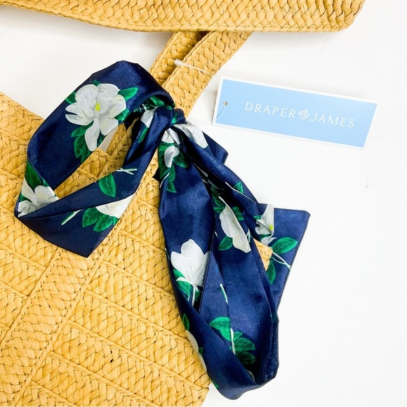 NWT Draper James Cute Rattan Handbag With Floral Scarf - Picture 2 of 7